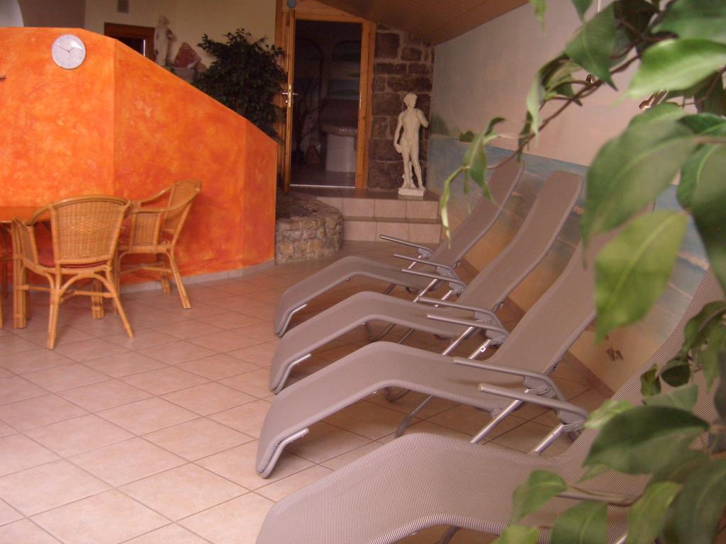Eußenheim Pension Fitnessoase מראה חיצוני תמונה